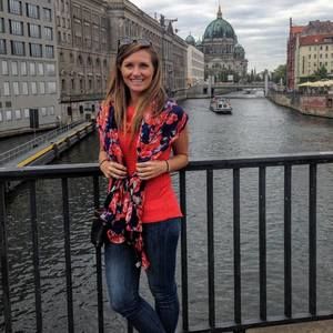 Meet your Posher, Maura